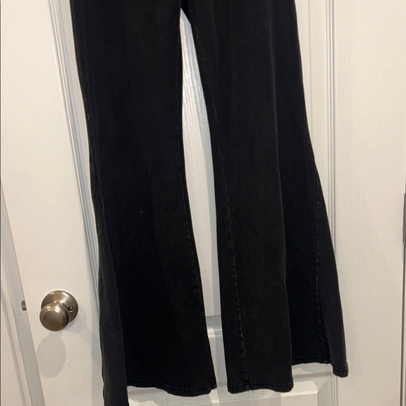 OFFLINE BY AERIE Fold Over High Rise Flare Pants Size Medium - Picture 5 of 9